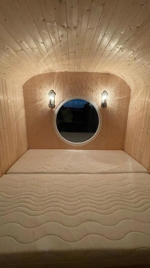 Glamping - Stylova Maringotka V Srdci Ladova Kraje, Pobliz Hlavniho Mesta Prahy Stribrna Skalice Εξωτερικό φωτογραφία