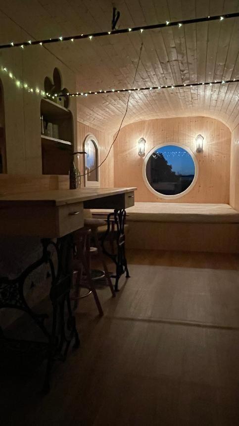 Glamping - Stylova Maringotka V Srdci Ladova Kraje, Pobliz Hlavniho Mesta Prahy Stribrna Skalice Εξωτερικό φωτογραφία