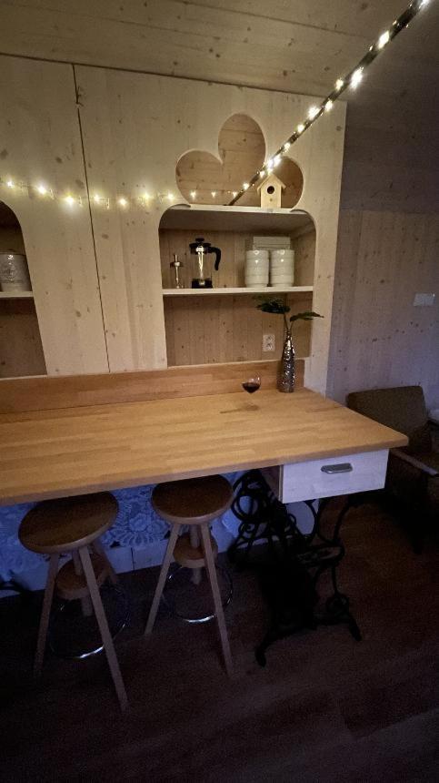 Glamping - Stylova Maringotka V Srdci Ladova Kraje, Pobliz Hlavniho Mesta Prahy Stribrna Skalice Εξωτερικό φωτογραφία