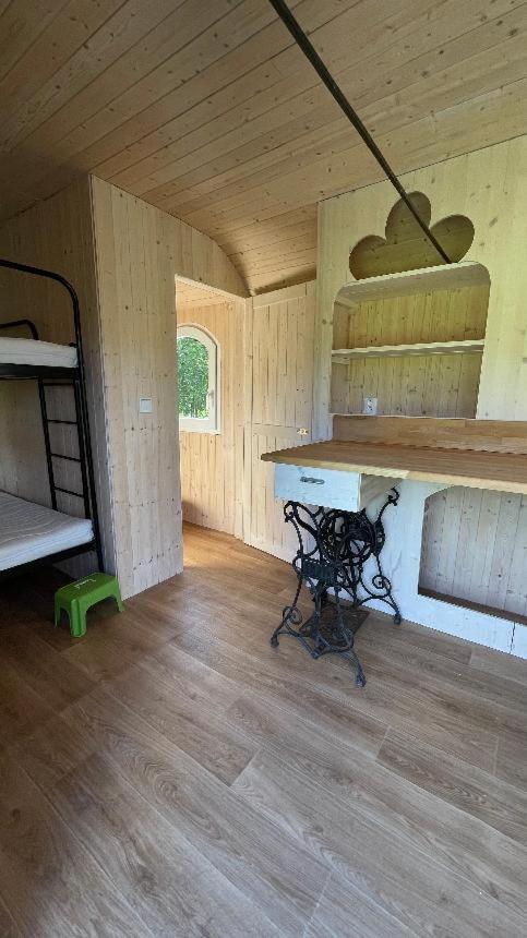 Glamping - Stylova Maringotka V Srdci Ladova Kraje, Pobliz Hlavniho Mesta Prahy Stribrna Skalice Εξωτερικό φωτογραφία