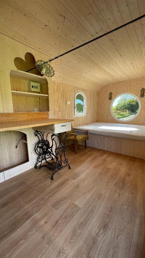 Glamping - Stylova Maringotka V Srdci Ladova Kraje, Pobliz Hlavniho Mesta Prahy Stribrna Skalice Εξωτερικό φωτογραφία