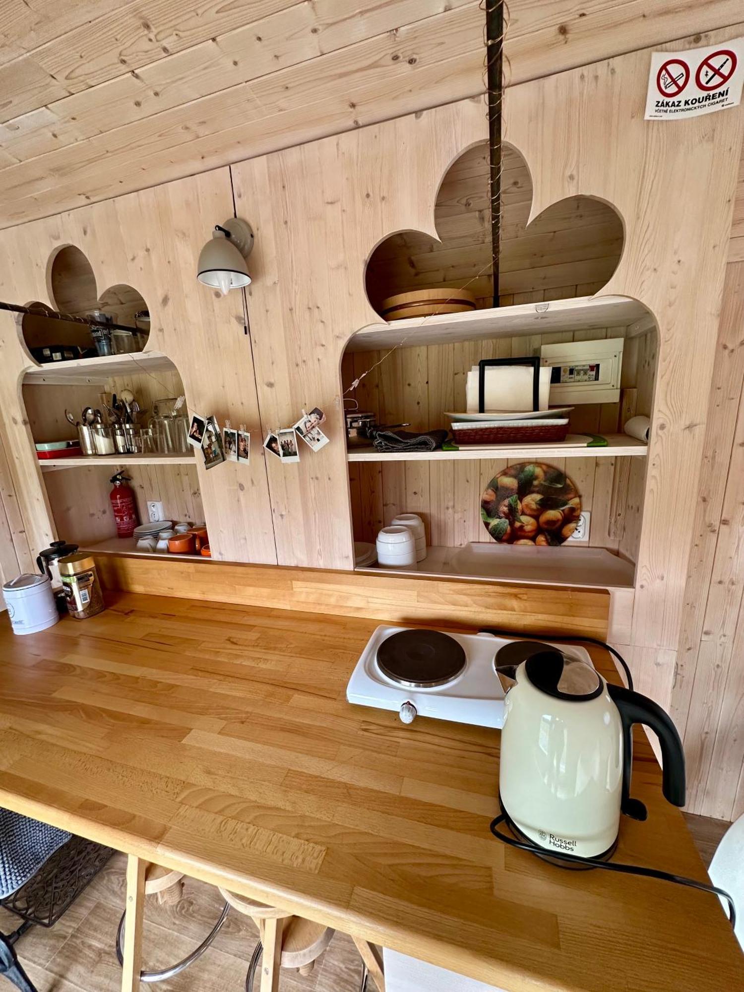 Glamping - Stylova Maringotka V Srdci Ladova Kraje, Pobliz Hlavniho Mesta Prahy Stribrna Skalice Εξωτερικό φωτογραφία